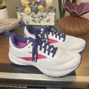 BROOKS WOMENS REVEL 5 RUNNING SHOES SZ 8.5